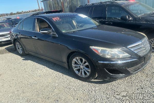 Photo of 2013 Hyundai Genesis