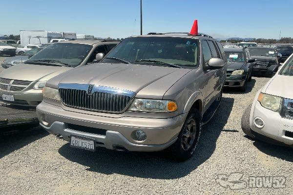 Photo of 2001 Lincoln Navigator