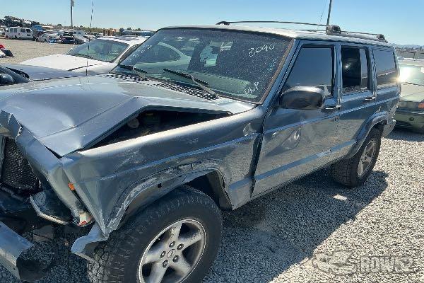 Photo of 1999 Jeep Cherokee
