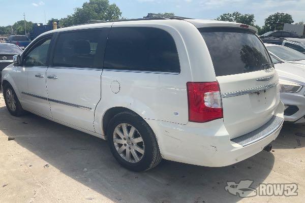 Photo of 2011 Chrysler Town & Country