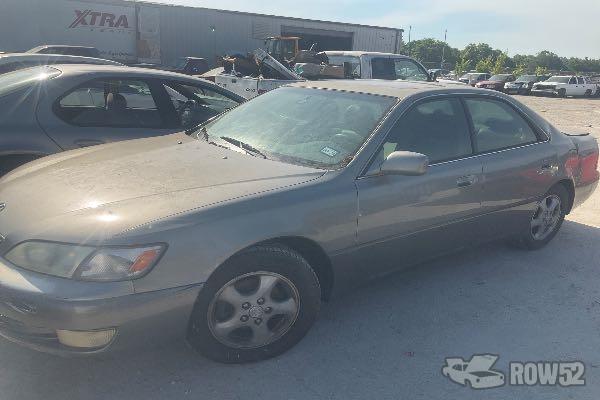 Photo of 1998 Lexus ES 300