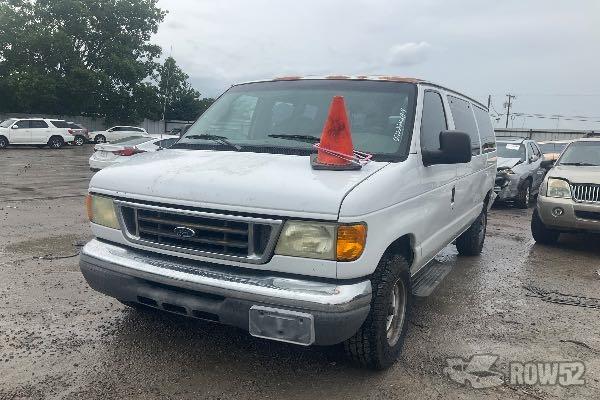 Photo of 2005 Ford Econoline