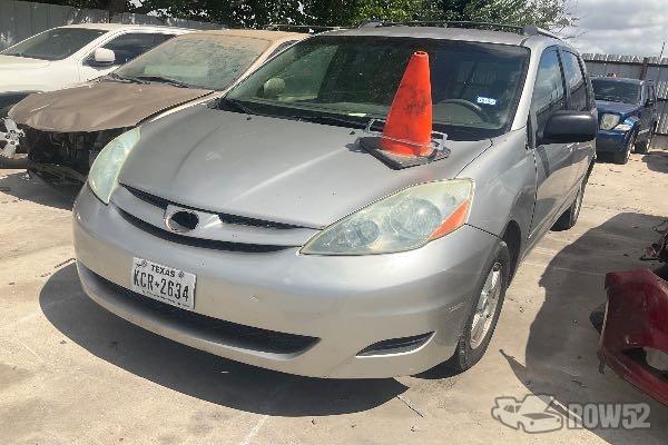 Photo of 2006 Toyota Sienna