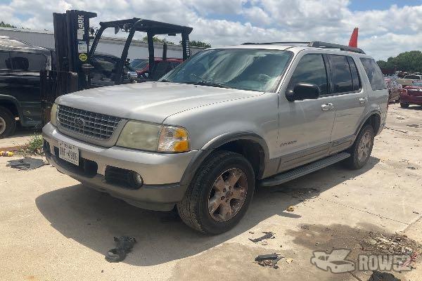 Photo of 2005 Ford Explorer