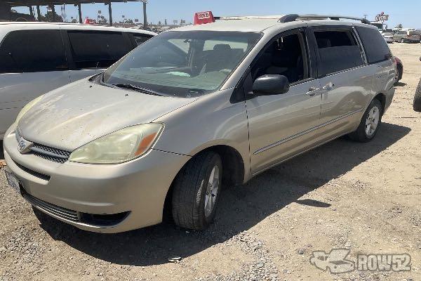 Photo of 2004 Toyota Sienna