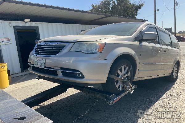 Photo of 2013 Chrysler Town & Country