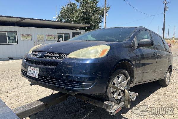 Photo of 2005 Toyota Sienna