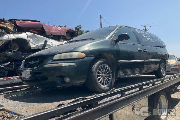 Photo of 2000 Chrysler Town & Country