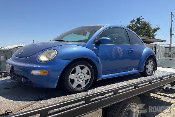 Photo of 2001 Volkswagen New Beetle