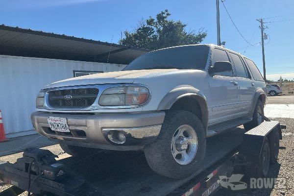 Photo of 2000 Ford Explorer