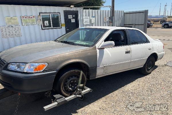 Photo of 2000 Toyota Camry