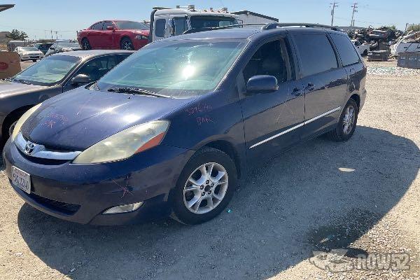 Photo of 2006 Toyota Sienna