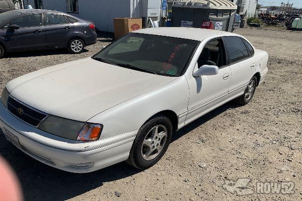 Photo of 1999 Toyota Avalon