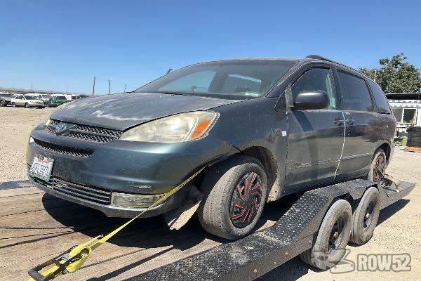 Photo of 2005 Toyota Sienna