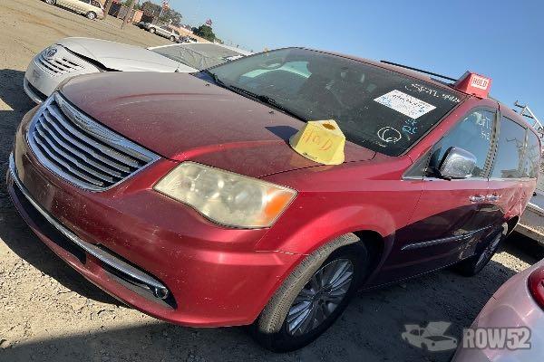 Photo of 2013 Chrysler Town & Country