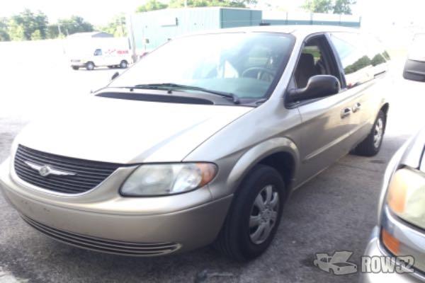 Photo of 2003 Chrysler Town & Country