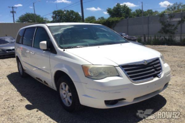 Photo of 2010 Chrysler Town & Country