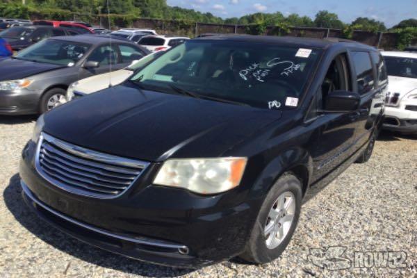 Photo of 2012 Chrysler Town & Country