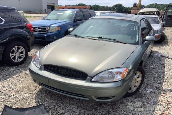 Photo of 2006 Ford Taurus