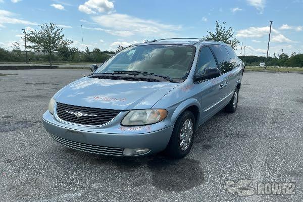 Photo of 2003 Chrysler Town & Country