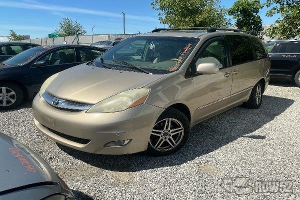 Photo of 2006 Toyota Sienna