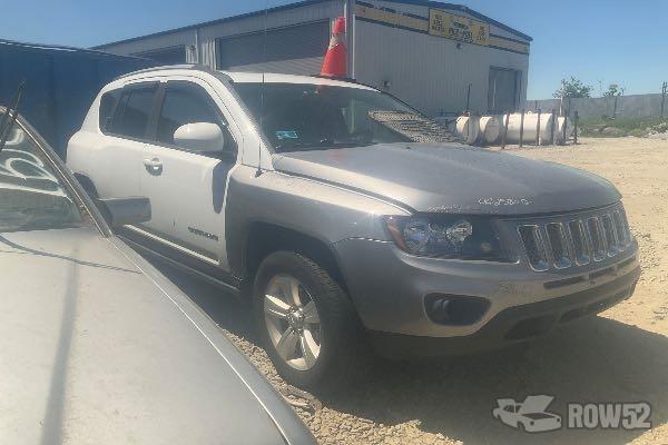 Photo of 2015 Jeep Compass