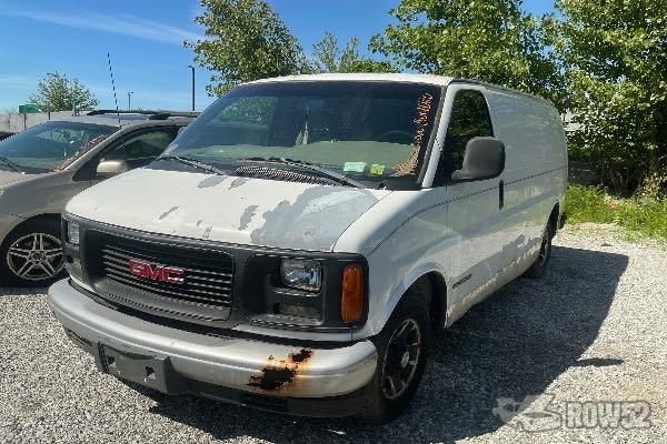 Photo of 2001 GMC Savana