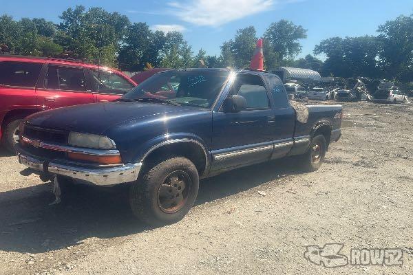Photo of 2000 Chevrolet S10 Pickup