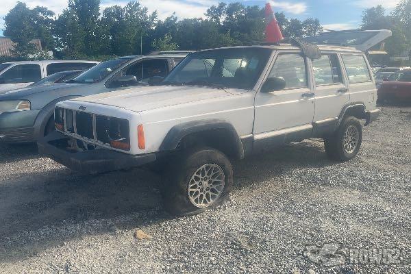 Photo of 1998 Jeep Cherokee