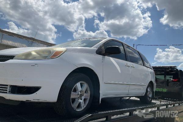 Photo of 2005 Toyota Sienna