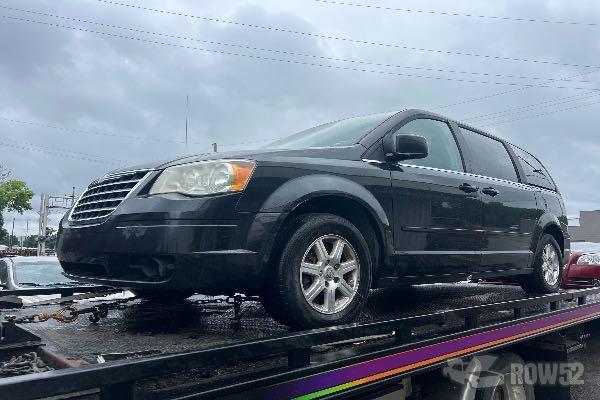 Photo of 2008 Chrysler Town & Country