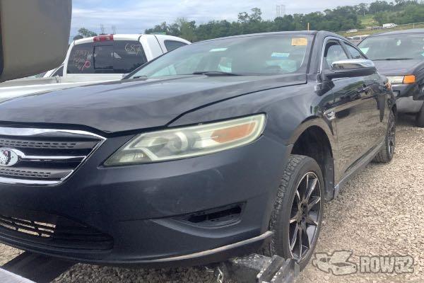 Photo of 2011 Ford Taurus