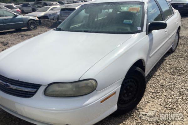 Photo of 2000 Chevrolet Malibu