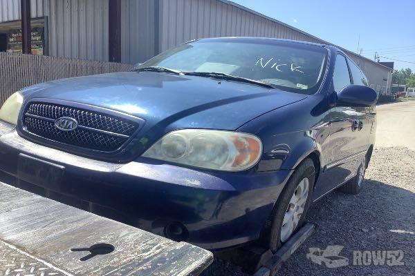 Photo of 2004 Kia Sedona