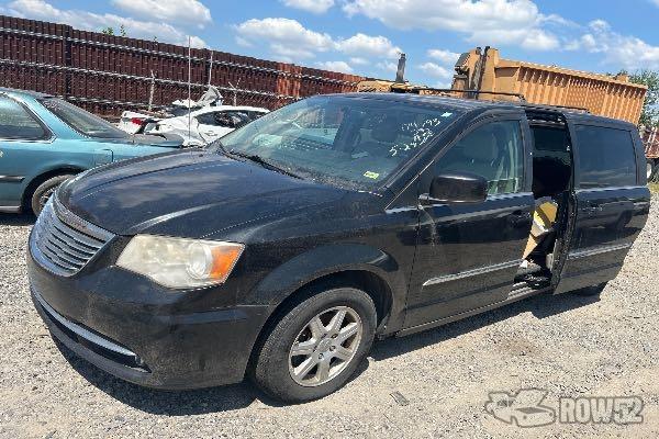 Photo of 2013 Chrysler Town & Country