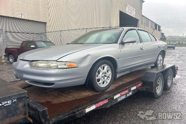 Photo of 2000 Oldsmobile Intrigue