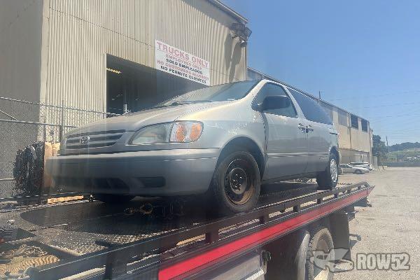 Photo of 2002 Toyota Sienna
