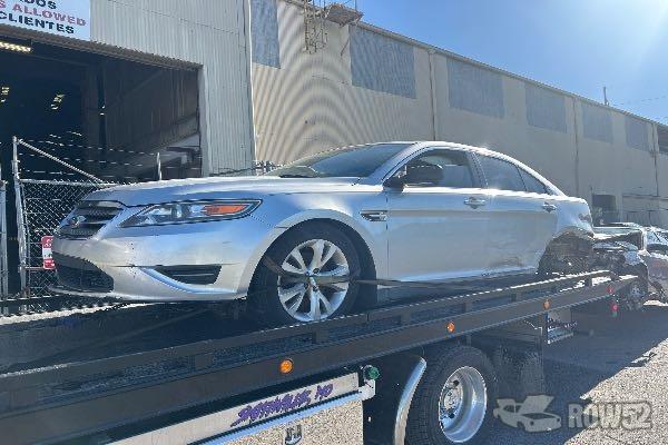 Photo of 2011 Ford Taurus