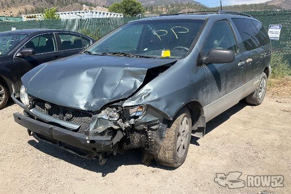 Photo of 2000 Toyota Sienna