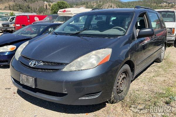 Photo of 2008 Toyota Sienna