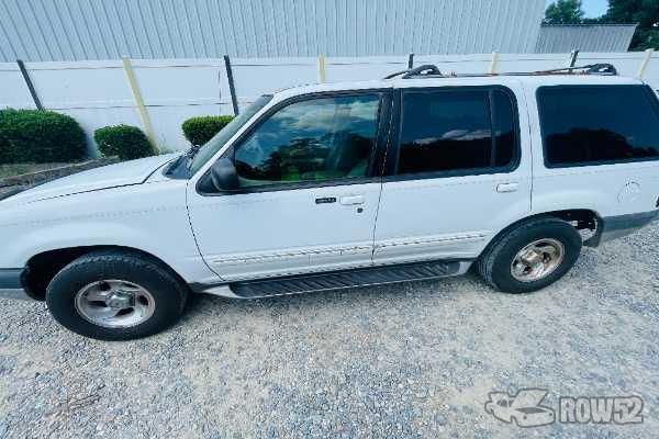 Photo of 2001 Ford Explorer