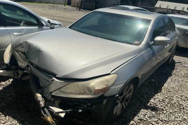 Photo of 2011 Hyundai Genesis