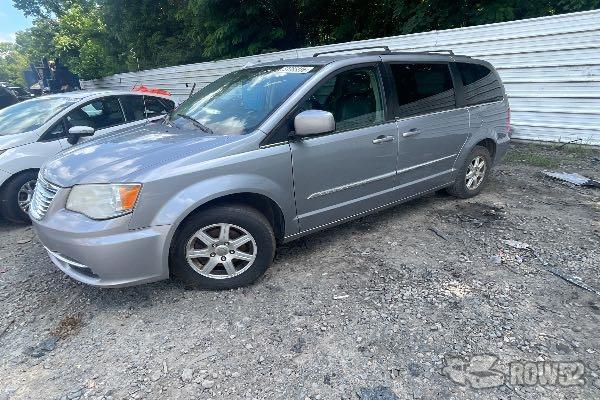 Photo of 2013 Chrysler Town & Country