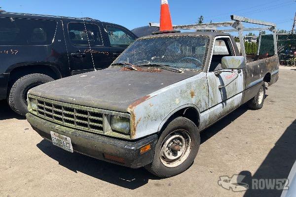 Photo of 1982 Isuzu Pickup