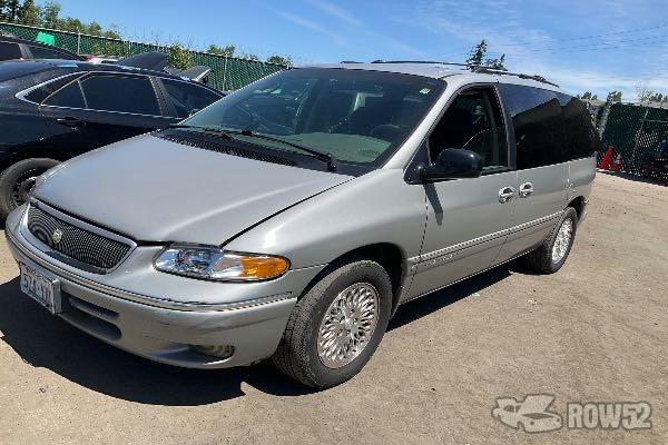 Photo of 1997 Chrysler Town & Country