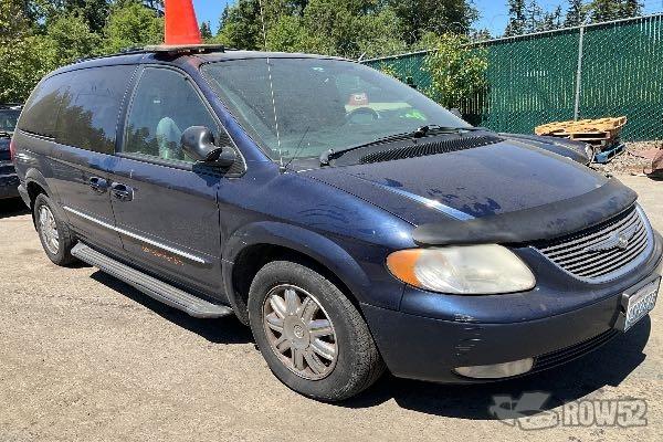 Photo of 2004 Chrysler Town & Country