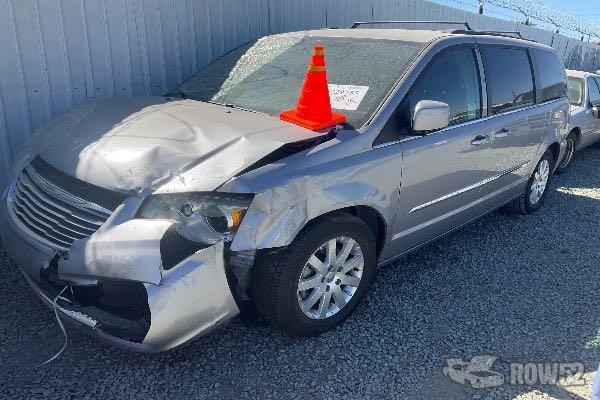 Photo of 2013 Chrysler Town & Country