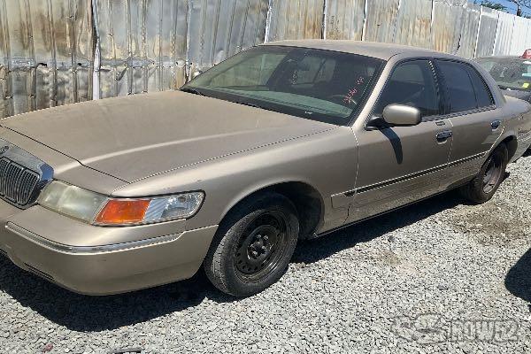 Photo of 2000 Mercury Grand Marquis