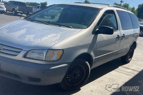 Photo of 2001 Toyota Sienna