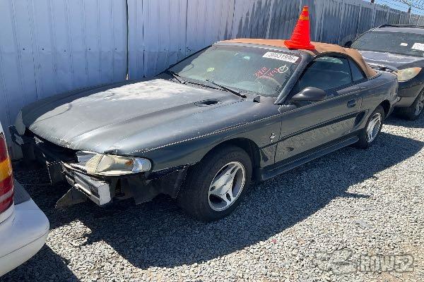 Photo of 1998 Ford Mustang